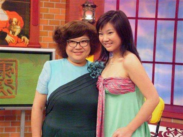 錢爸爸最新動態(tài),錢爸爸最新動態(tài)，小巷中的獨特風(fēng)味探索