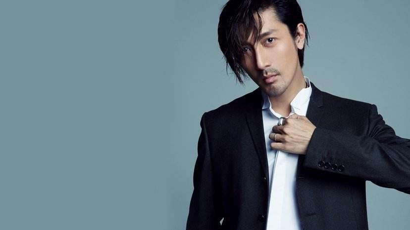 打造魅力男性風格，明星大叔的男士時尚指南