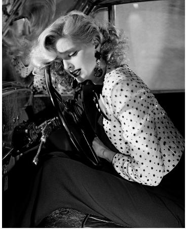 女演員伊波，星光魅力之旅閃耀無限