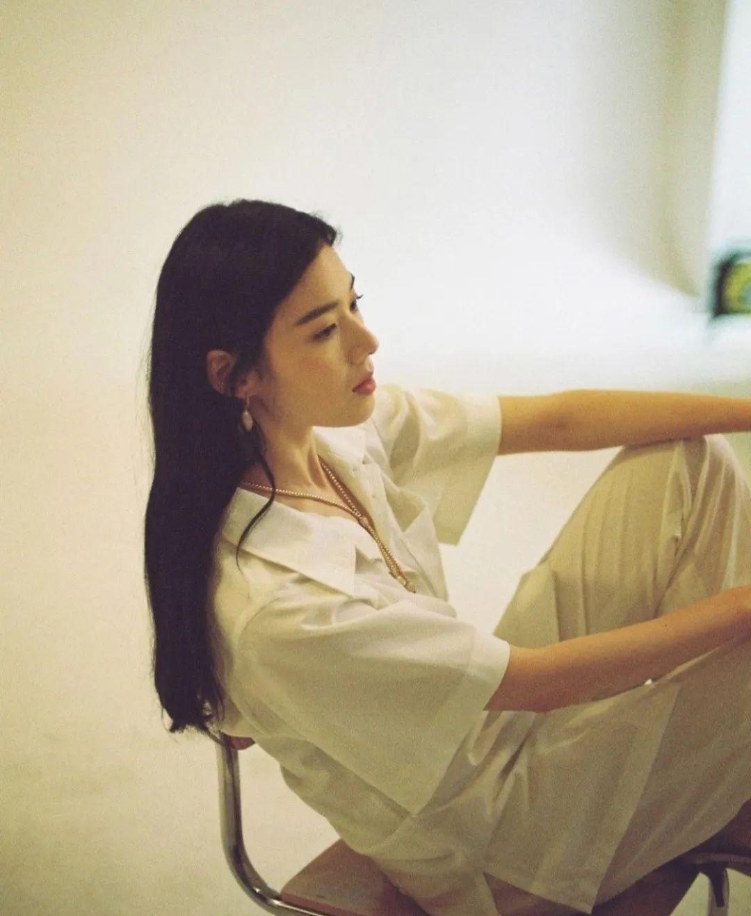 早期韓劇男演員與科技新風尚的融合，領(lǐng)略未來生活體驗，科技魅力盡顯風采！