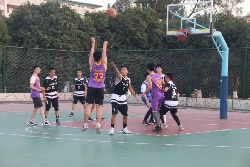 籃球比賽中場(chǎng)休息時(shí)間的價(jià)值與影響，一種深度解析的觀點(diǎn)