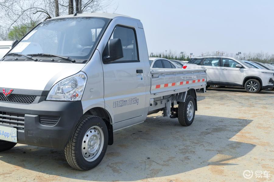 五菱榮光小卡新款車型圖，小巷中的隱藏之寶亮相！