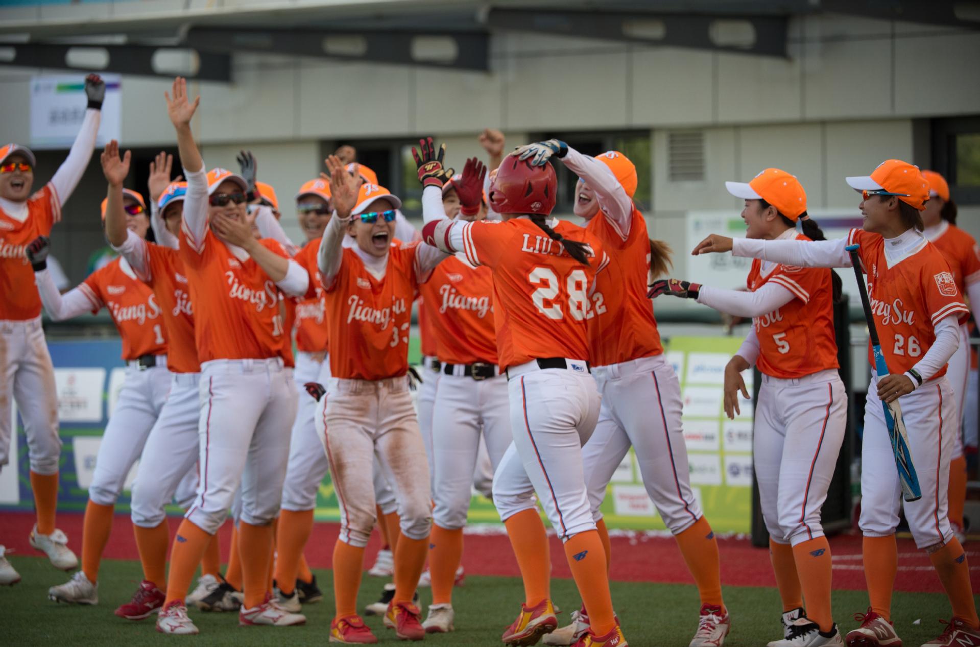 全運會滑板比賽視頻，小巷風云與特色小店的滑板激情之旅