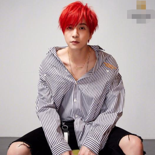 音樂才子薛之謙的魅力瞬間，最新寫真集結(jié)