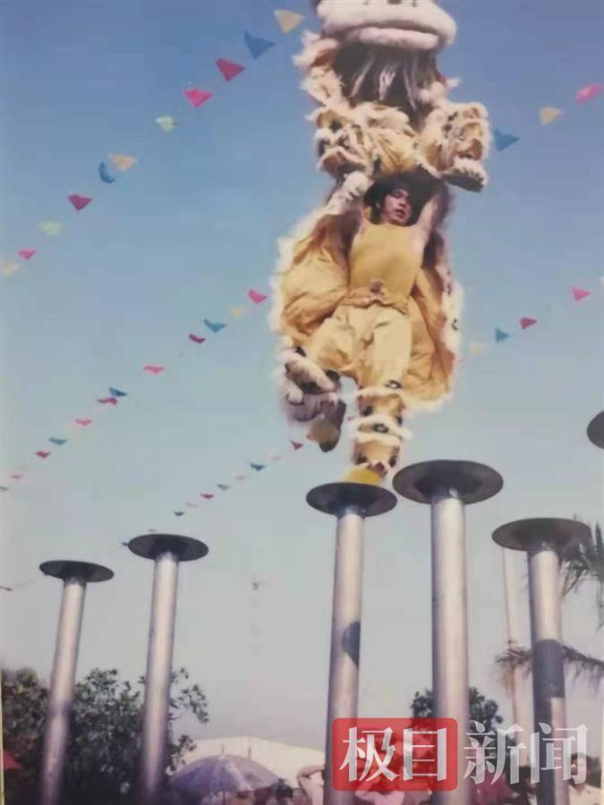 藤縣獅王比賽視頻，小巷深處的獨特魅力展現(xiàn)獅王風(fēng)采