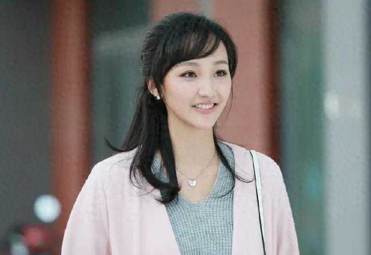 演員于震，從舞臺到熒屏的自信與堅韌之旅