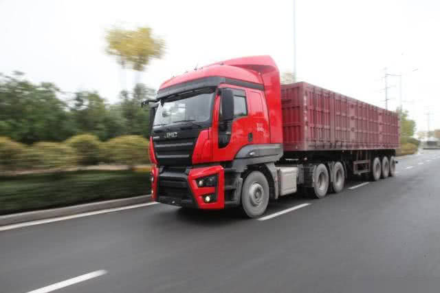 2017年大貨車跑貨行情與溫情故事，車輪上的日常