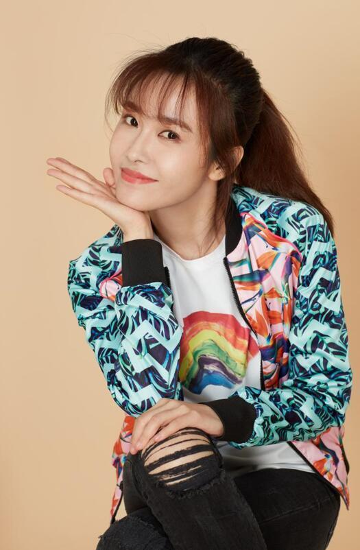 成龍最新力作歌曲，全球震撼！熱血沸騰的旋律引爆音樂界！