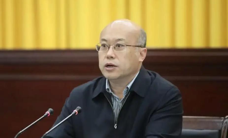 招商港口股票，駛向成功的港口——學(xué)習(xí)與自信之旅的蛻變之路