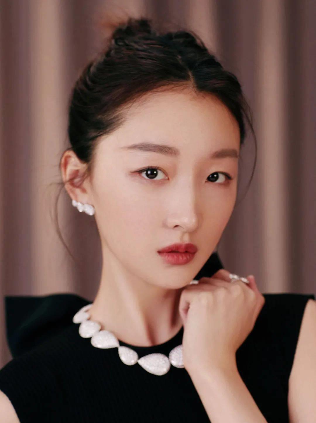 明星女助理,明星女助理，一場尋找內(nèi)心平靜的旅行之旅