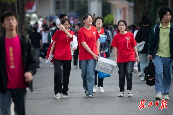 倉埠二中最新資訊與小巷深處的特色小店探索報告