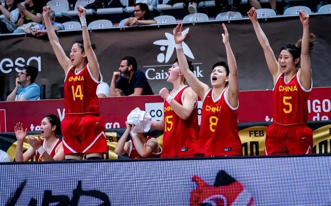 最新發(fā)型顏色趨勢，變化之美，自信閃耀