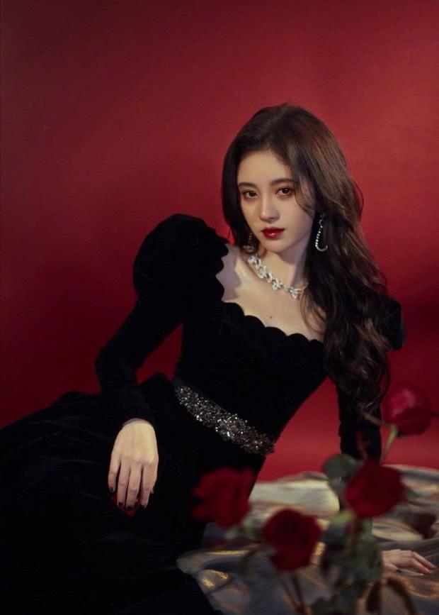 巷弄深處的秘密時(shí)尚殿堂，精選時(shí)尚禮服大賞