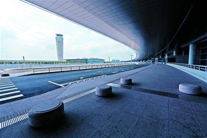 膠東國(guó)際機(jī)場(chǎng)最新進(jìn)展,膠東國(guó)際機(jī)場(chǎng)最新進(jìn)展，隱藏在小巷中的飛行夢(mèng)想與獨(dú)特風(fēng)味