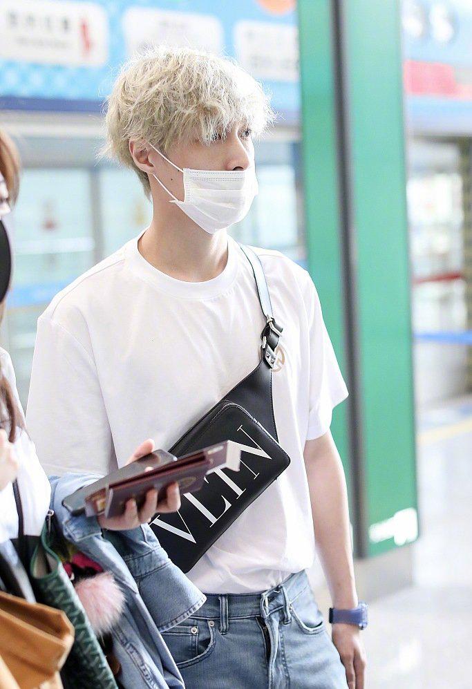 發(fā)型明星男，潮流引領(lǐng)與個(gè)性表達(dá)的藝術(shù)