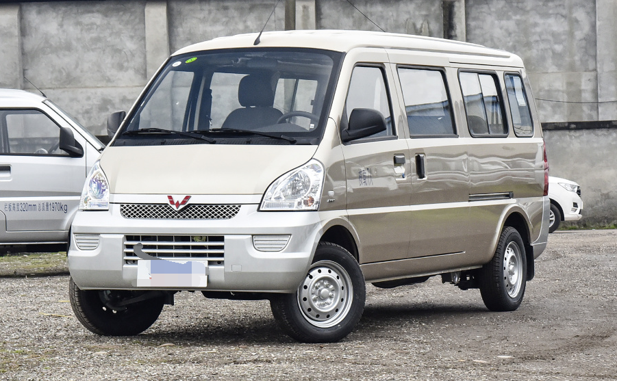 五菱榮光加長版新款，科技引領(lǐng)未來出行新風(fēng)尚