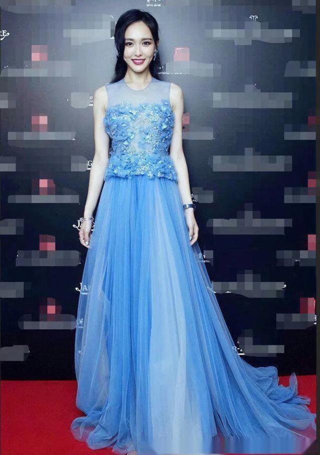 女明星禮服,女明星禮服，一場(chǎng)自然美景的旅行啟示