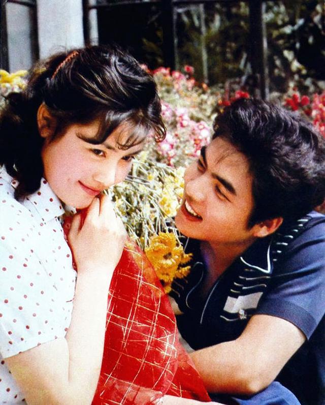 綠茵場(chǎng)上的輝煌與大自然寧?kù)o間的內(nèi)心平衡，一位21號(hào)足球明星的故事