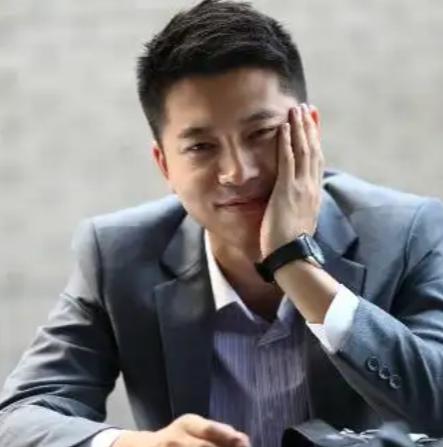 演員金亮，小巷深處的獨特寶藏探索之旅