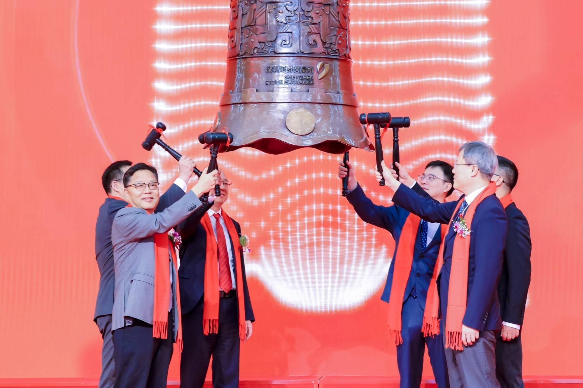 華融證券上市,華融證券上市，資本市場的新里程碑