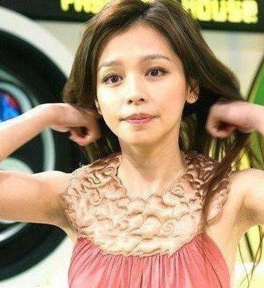 露毛女明星與隱秘時(shí)尚小店的獨(dú)特魅力