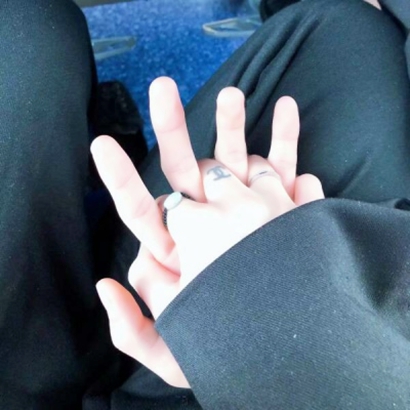 最新情侶頭像牽手，走向未來的自信與成就感之路