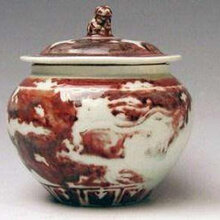 釉里紅瓷器價(jià)格揭秘，歷史背景、價(jià)值評(píng)估與時(shí)代地位