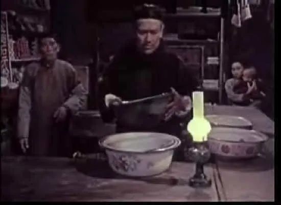 電影林家鋪子，日常溫馨趣事與深厚友情的紐帶之旅