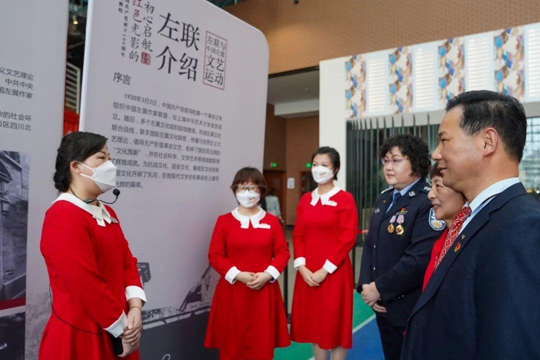 左翼電影，掀起革命浪潮，展現(xiàn)高科技魅力