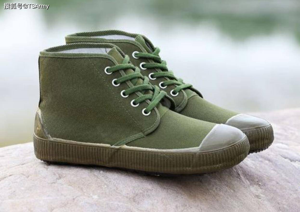 最新款解放鞋款式揭曉，時尚與舒適的完美融合