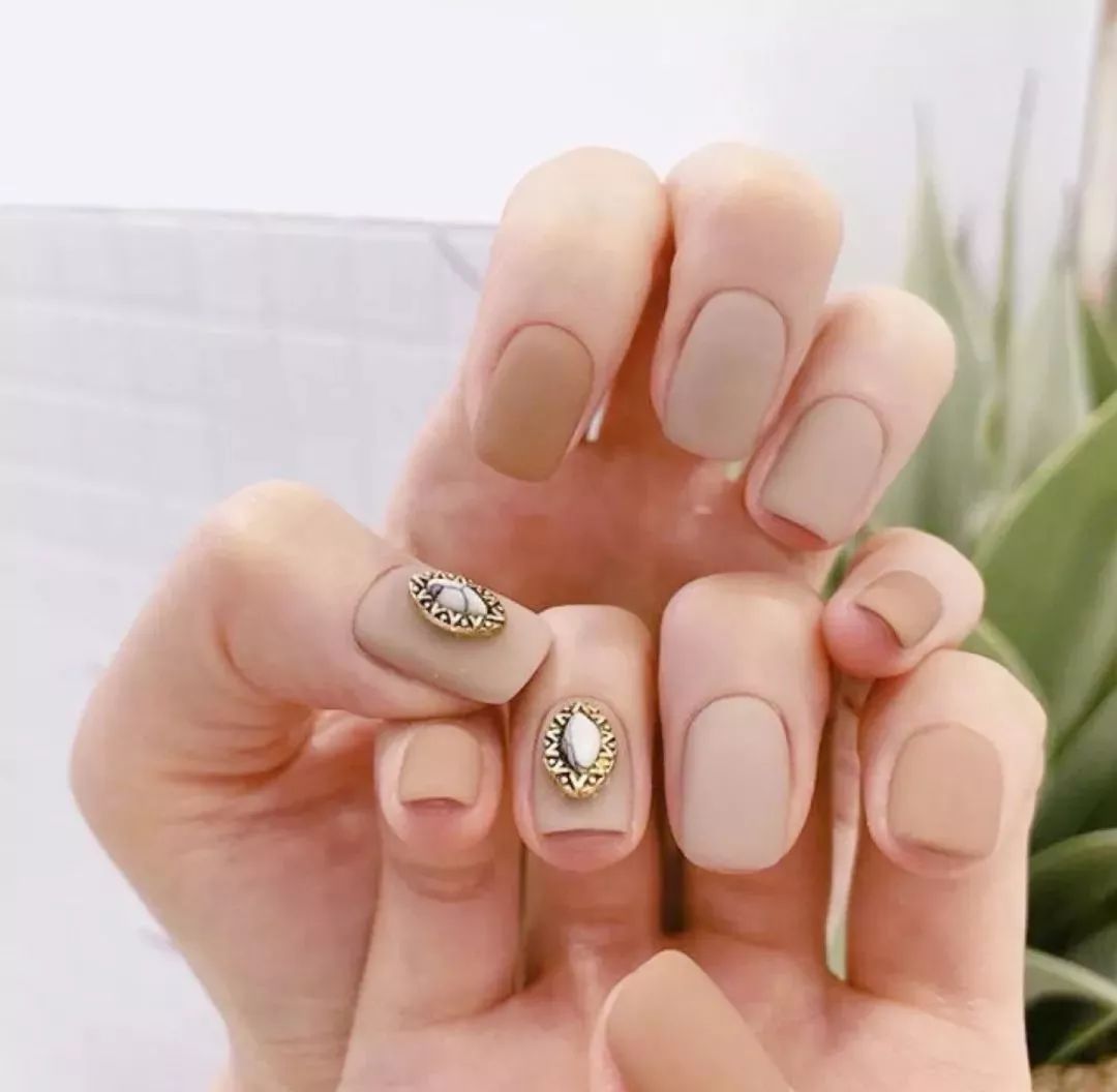 最新美甲圖片，時(shí)尚潮流的絢麗演繹