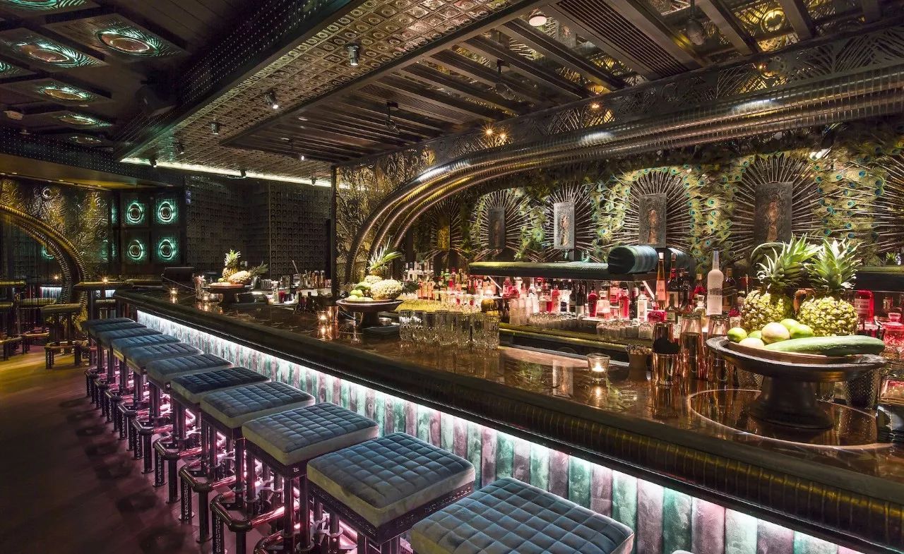 香港酒吧上市公司，輕松探索自然美景的旅程