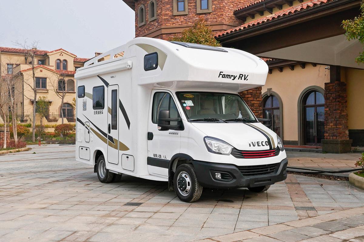 依維柯最新款，科技前沿之作，生活完美融合典范