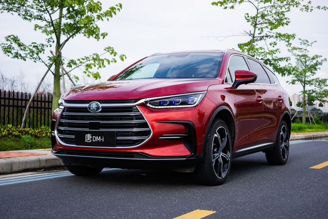 比亞迪唐最新款觀點論述，深度解析新功能與特性