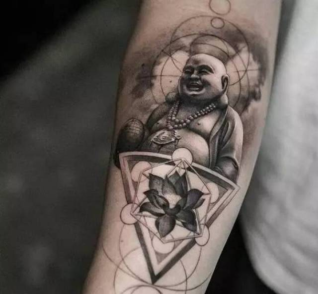 隱藏小巷特色小店揭秘，紋身價格表全解析