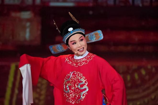 黃梅戲演員陳小芳，傳統(tǒng)藝術(shù)的璀璨之星