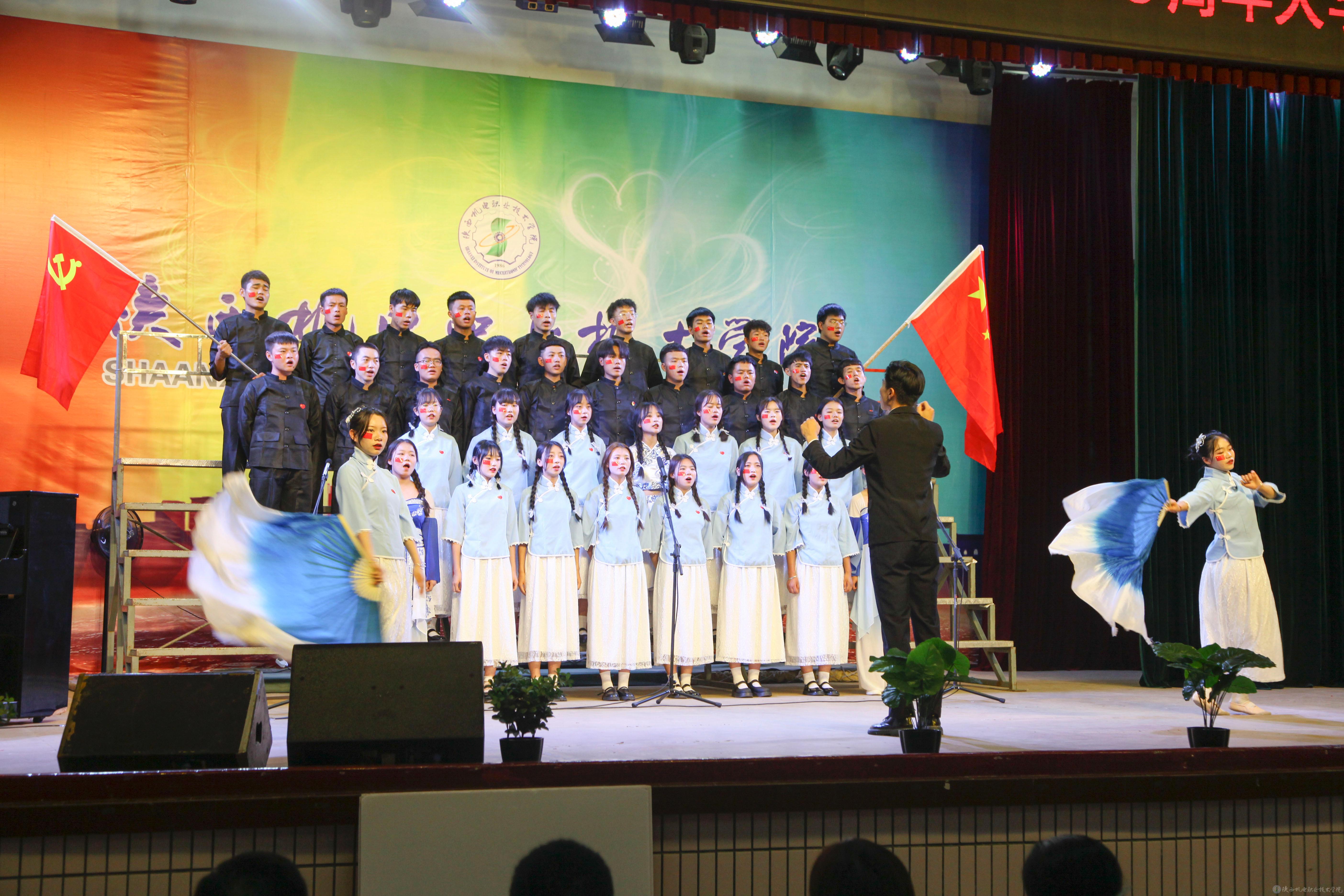 大學(xué)生合唱比賽視頻，小巷深處的音樂盛宴盛典