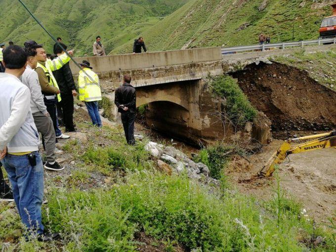 四川S302省道實時路況探秘，特色小店與小徑奇遇記