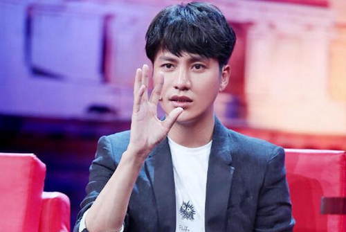 喬任梁最新進(jìn)展揭秘，小巷中的隱藏寶藏探索持續(xù)更新