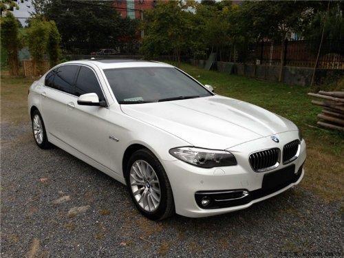 寶馬525最新價(jià)格揭秘，小巷深處的豪華座駕