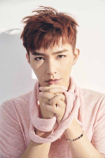 炎亞綸的最新動(dòng)態(tài)，變化中的學(xué)習(xí)之旅，自信與成就感的源泉。