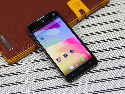 中興最新款手機(jī)，開啟智慧新時(shí)代的勵(lì)志故事