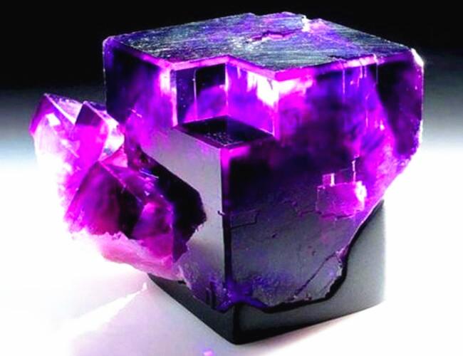 關(guān)于螢石粉最新價(jià)格的分析與討論，市場(chǎng)動(dòng)態(tài)及價(jià)格走勢(shì)探討