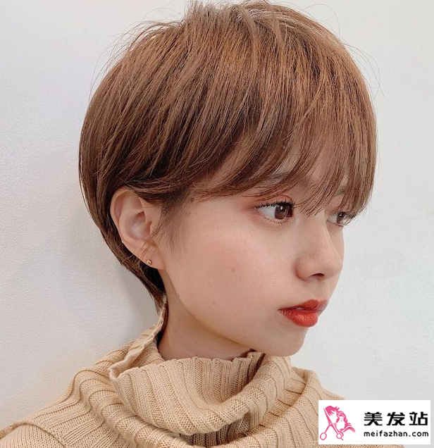 最新款短發(fā)發(fā)型女，小巷深處的時(shí)尚靈感與秘密圖片分享