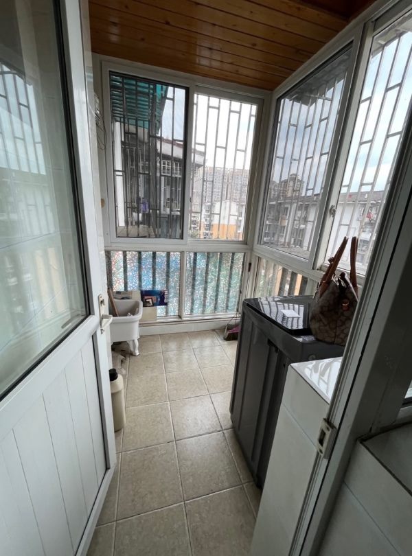 邛崍租房最新動態(tài)，市場現(xiàn)狀、正反觀點與個人立場分析