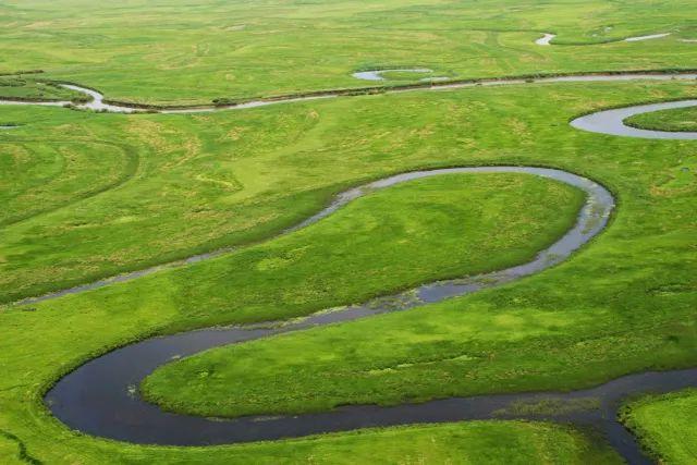 農(nóng)場(chǎng)小鎮(zhèn)最新中文版，小巷深處的綠色樂(lè)園