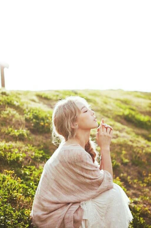 金泰妍最新專輯圖片揭秘，小巷深處的音樂(lè)寶藏與獨(dú)特風(fēng)情