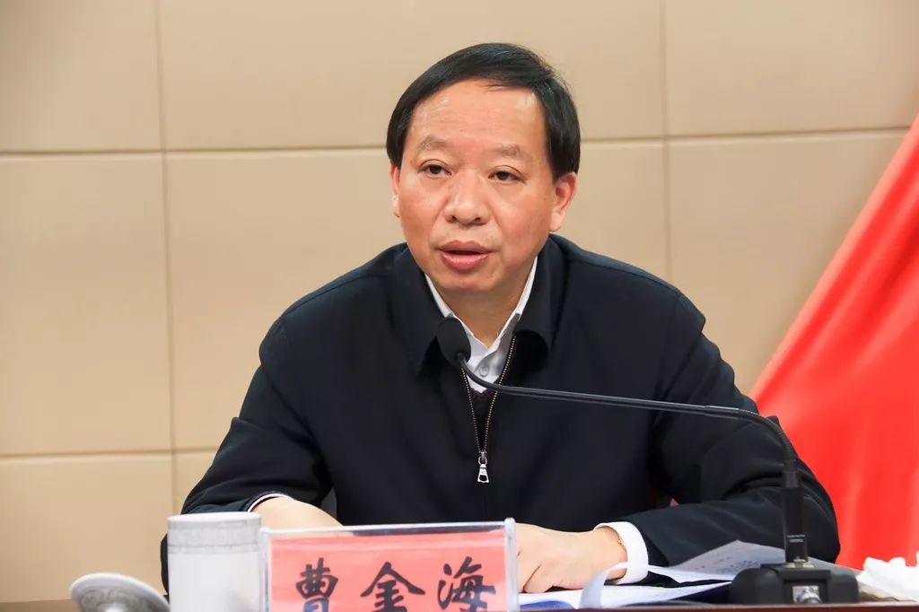 吳輝最新動態(tài)，學(xué)習(xí)之光，自信與成就的力量展現(xiàn)風(fēng)采