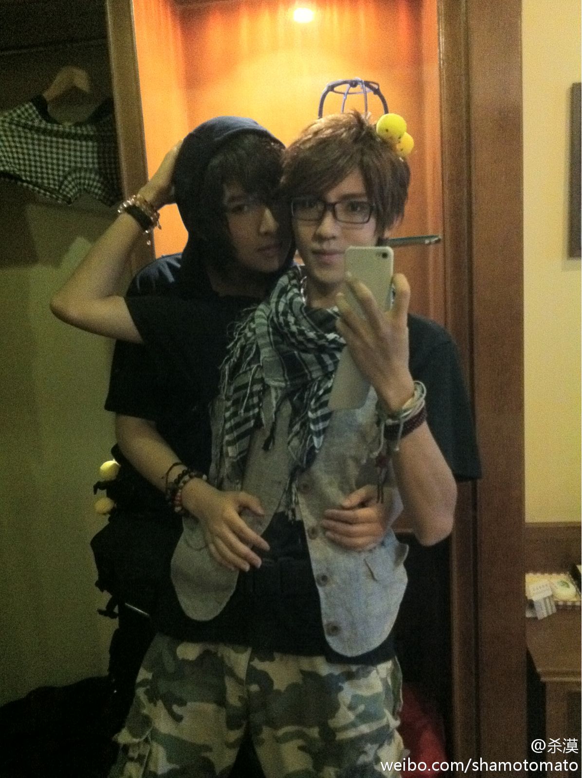 洛家俊與封蕭蕭最新科技產(chǎn)品介紹，智能生活的璀璨新星