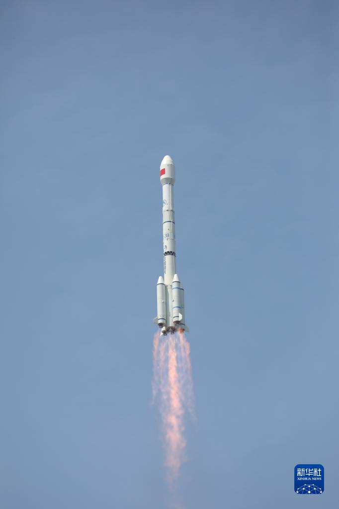 我國(guó)最新火箭發(fā)射，夢(mèng)想起航，直刺蒼穹
